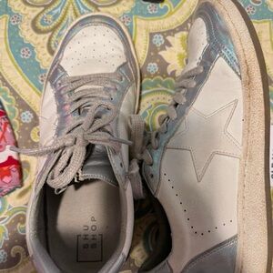 Shu shop tennis shoes